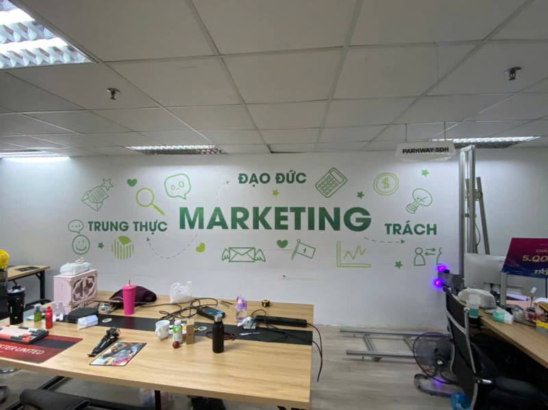 Vẽ Tranh Tường Bằng Máy Theo Yêu Cầu