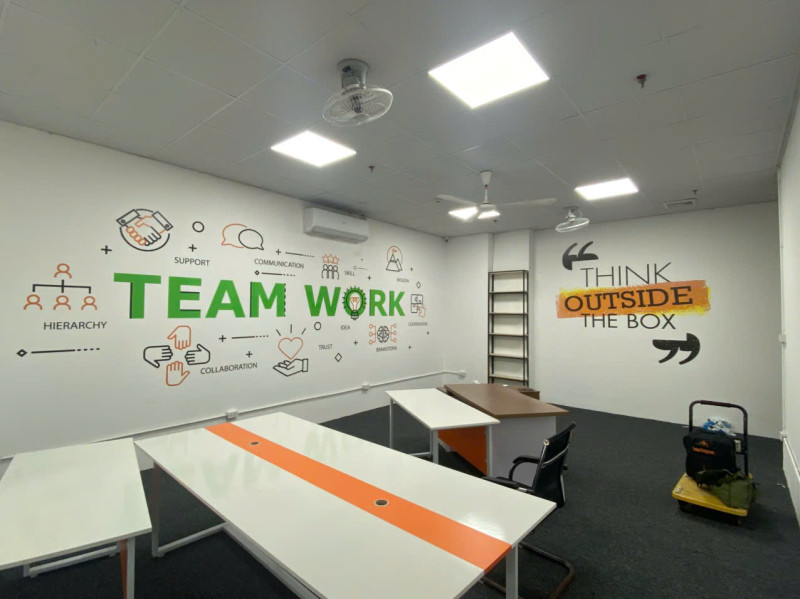 Vẽ Tranh Tường Bằng Máy Theo Yêu Cầu